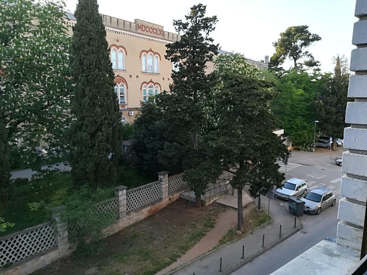 Apartment Maestral Pula Exterior foto